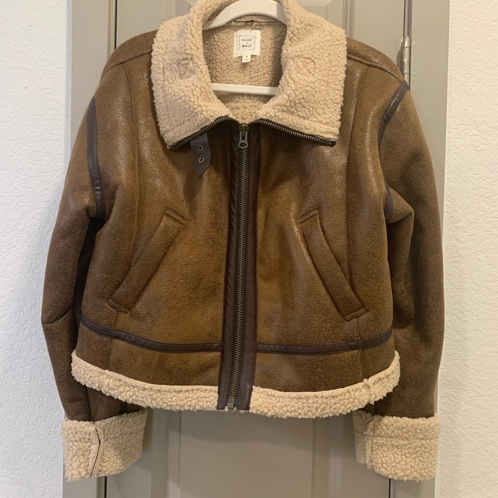 Gorgeous Cleo +Wolf NWT women’s fleece lined, brown faux jacket